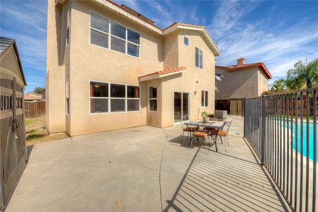 976 Virginia Lee Court, San Jacinto, CA 92583