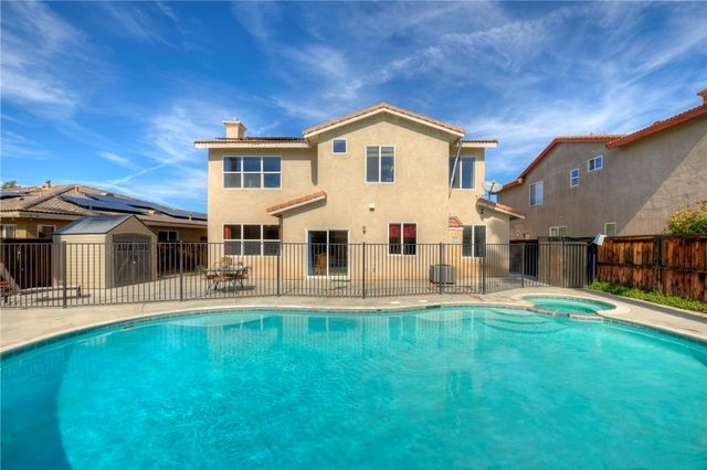 976 Virginia Lee Court, San Jacinto, CA 92583