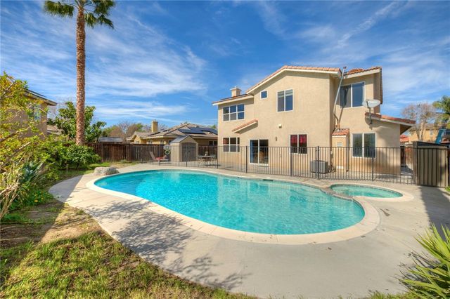 976 Virginia Lee Court, San Jacinto, CA 92583