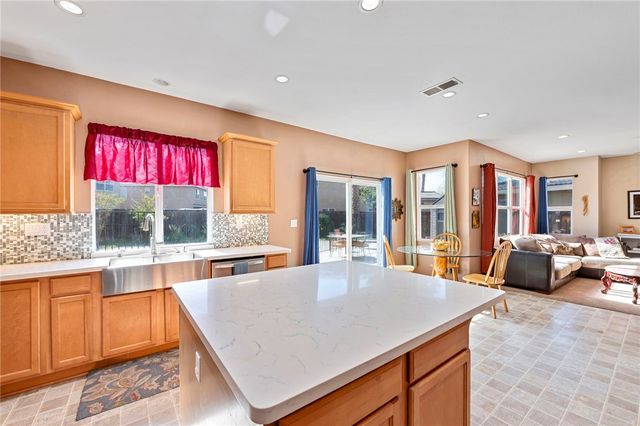 976 Virginia Lee Court, San Jacinto, CA 92583