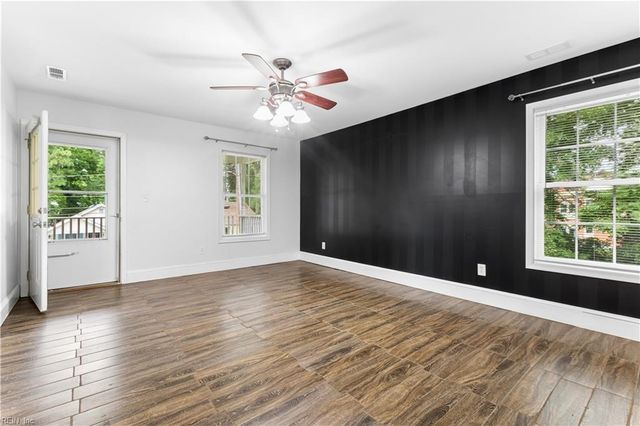 555 1st AVE, Suffolk, VA 23434