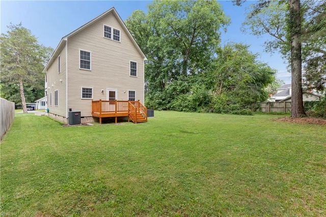 555 1st AVE, Suffolk, VA 23434