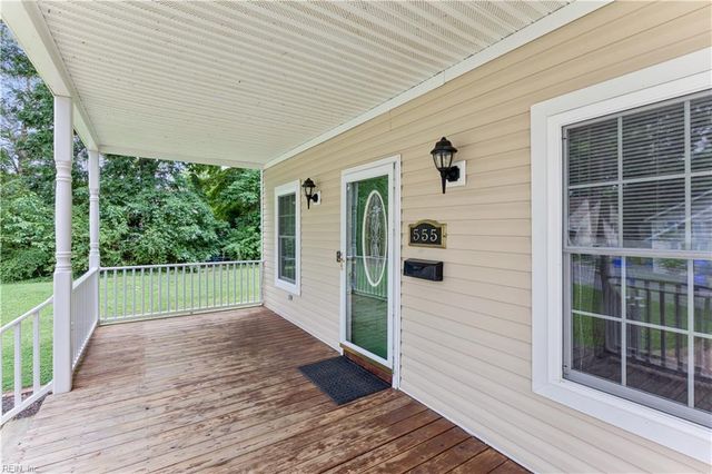 555 1st AVE, Suffolk, VA 23434