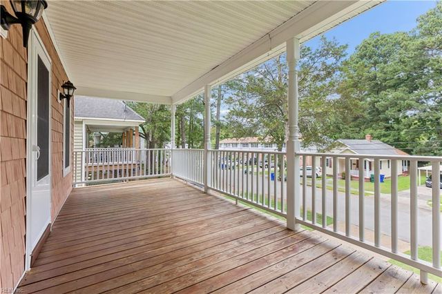 555 1st AVE, Suffolk, VA 23434