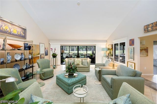 360 Edgemere WAY N 25, Naples, FL 34105