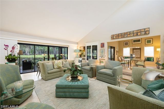 360 Edgemere WAY N 25, Naples, FL 34105