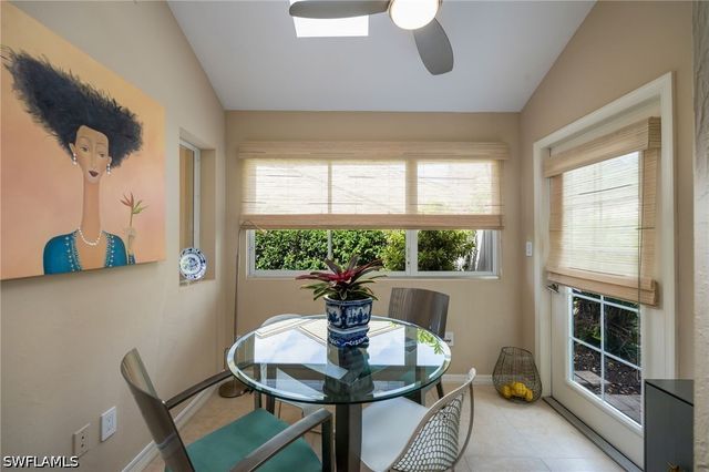 360 Edgemere WAY N 25, Naples, FL 34105