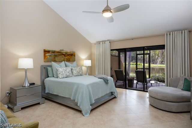 360 Edgemere WAY N 25, Naples, FL 34105