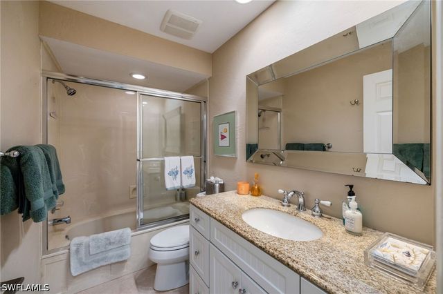 360 Edgemere WAY N 25, Naples, FL 34105