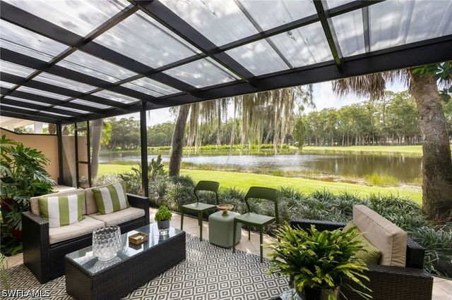 360 Edgemere WAY N 25, Naples, FL 34105