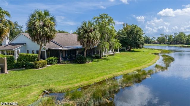 360 Edgemere WAY N 25, Naples, FL 34105