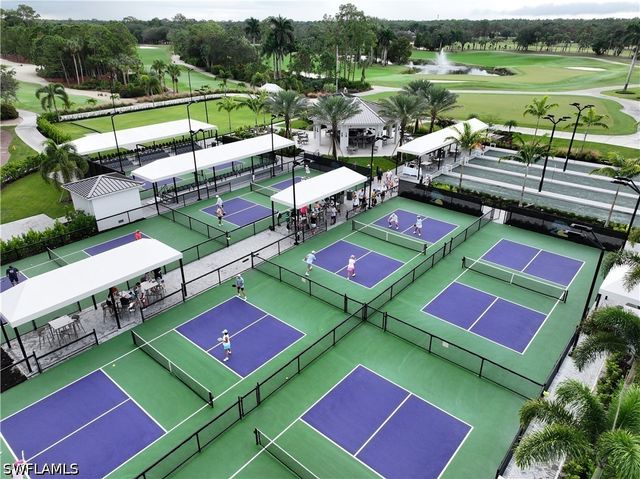 360 Edgemere WAY N 25, Naples, FL 34105