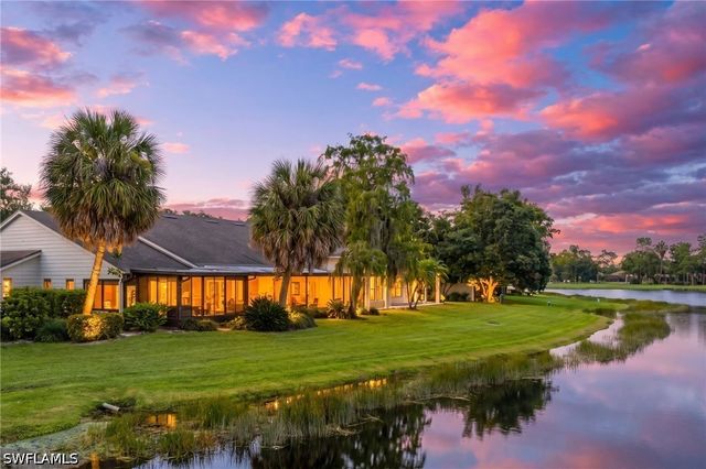 360 Edgemere WAY N 25, Naples, FL 34105
