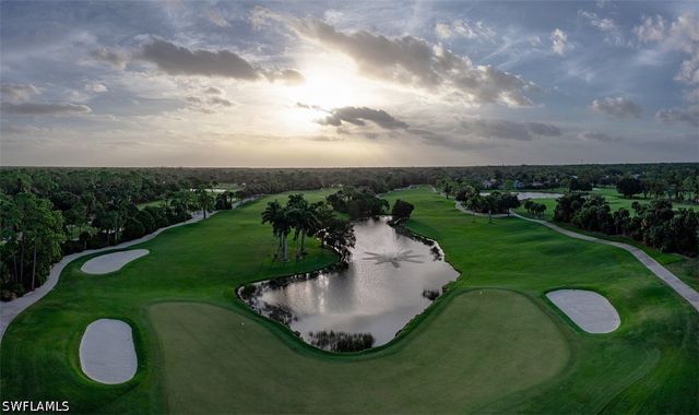 360 Edgemere WAY N 25, Naples, FL 34105