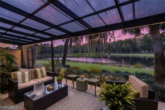 360 Edgemere WAY N 25, Naples, FL 34105
