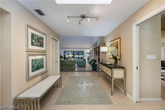 360 Edgemere WAY N 25, Naples, FL 34105