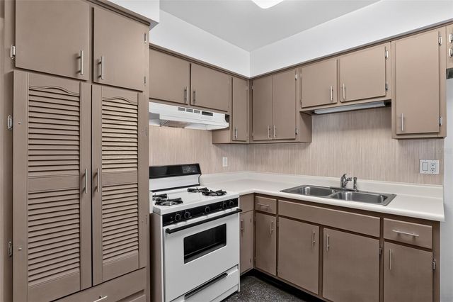 6120 W RIDGEWOOD AVENUE, Orlando, FL 32835