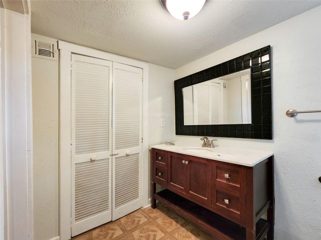 747 E 18th Street, Houston, TX 77008