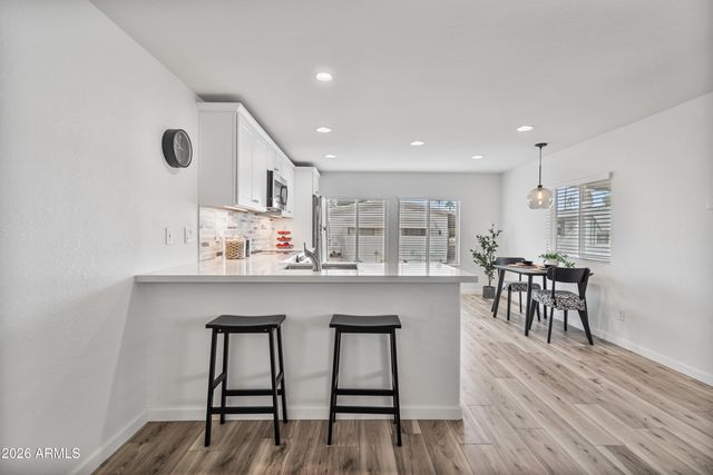 205 S Higley Road 52, Mesa, AZ 85206