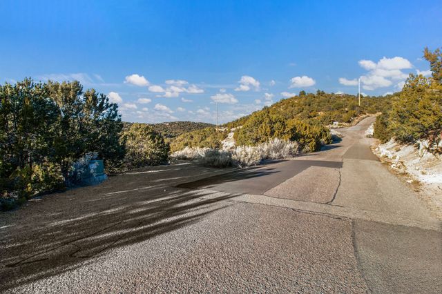 729 PASEO DE FLORENCIO, Santa Fe, NM 87501