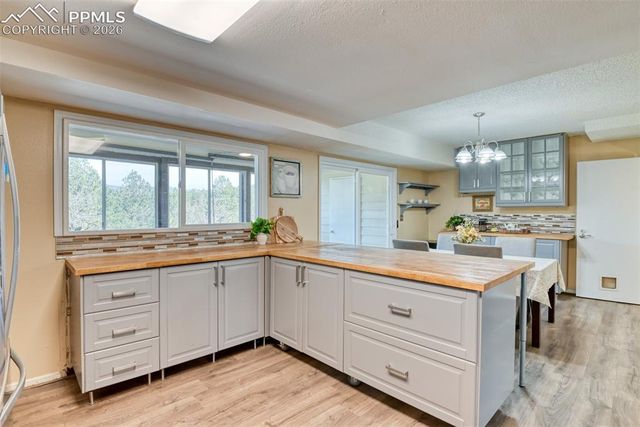 379 Raspberry Lane, Monument, CO 80132