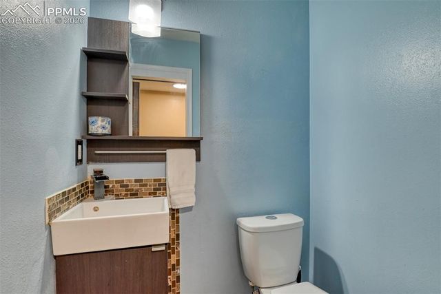 379 Raspberry Lane, Monument, CO 80132