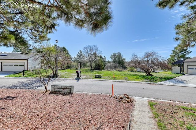 379 Raspberry Lane, Monument, CO 80132