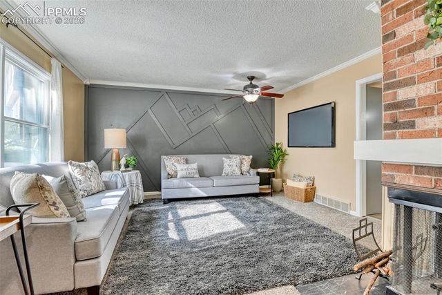 379 Raspberry Lane, Monument, CO 80132