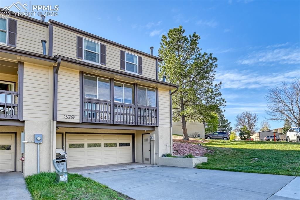 379 Raspberry Lane, Monument, CO 80132