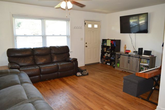 5009 Elmhurst Drive, Evansville, IN 47711
