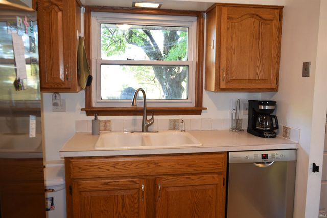 5009 Elmhurst Drive, Evansville, IN 47711