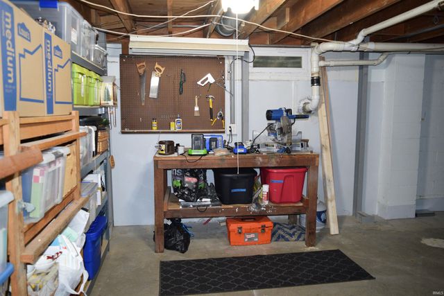 5009 Elmhurst Drive, Evansville, IN 47711