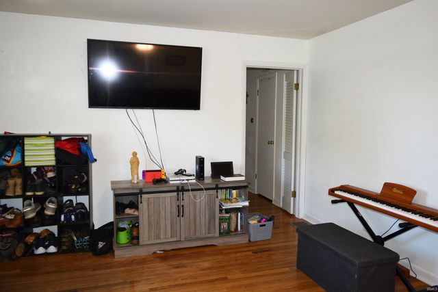 5009 Elmhurst Drive, Evansville, IN 47711