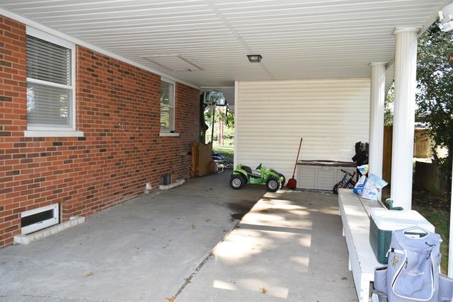 5009 Elmhurst Drive, Evansville, IN 47711