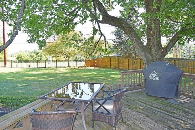 5009 Elmhurst Drive, Evansville, IN 47711