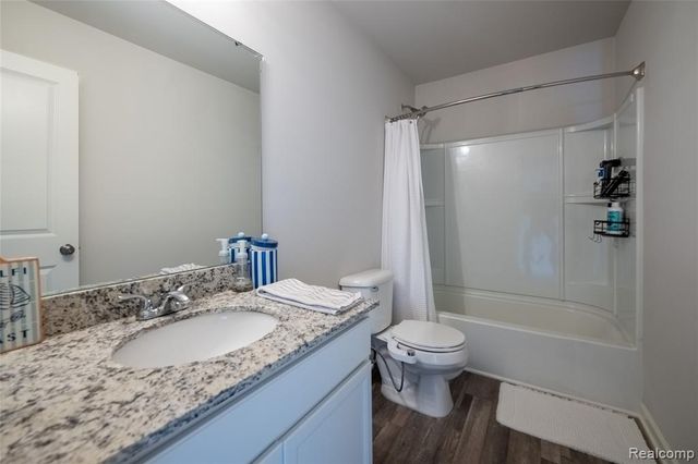 3418 Woodmont Avenue, Trenton, MI 48183