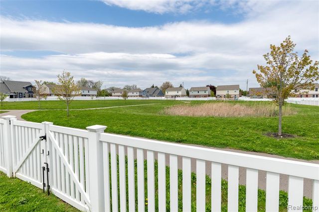 3418 Woodmont Avenue, Trenton, MI 48183