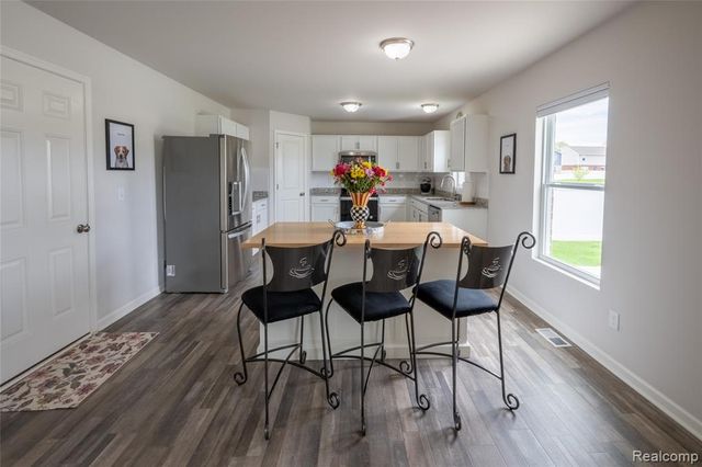 3418 Woodmont Avenue, Trenton, MI 48183