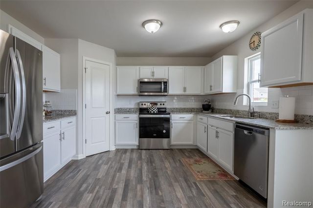 3418 Woodmont Avenue, Trenton, MI 48183