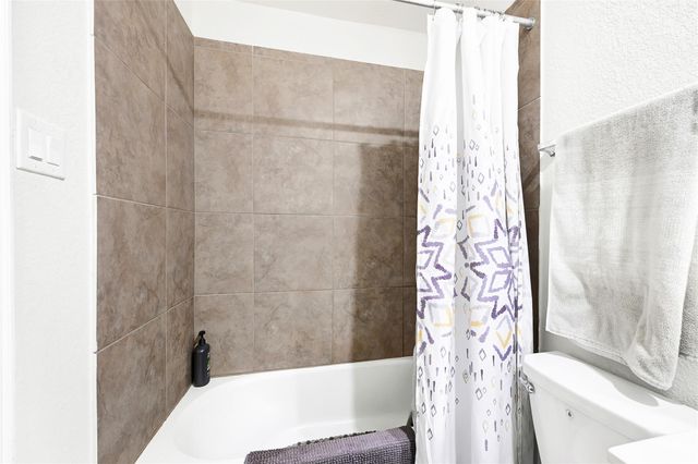 8935 Beacon Mill Drive, Cypress, TX 77433