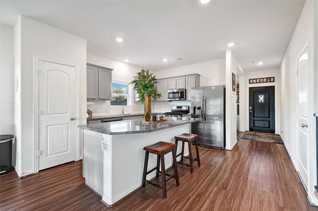 8935 Beacon Mill Drive, Cypress, TX 77433