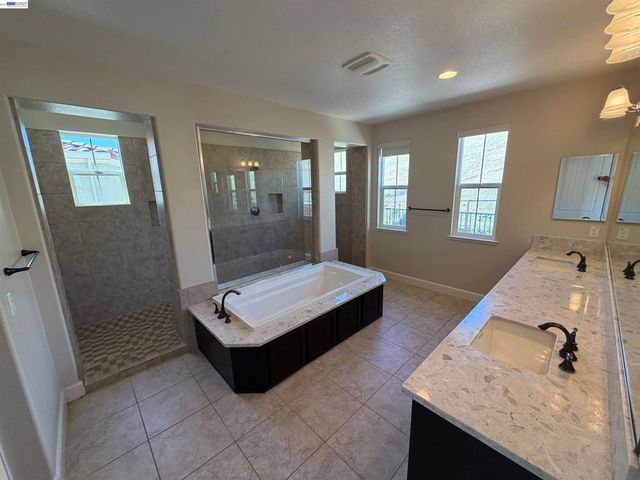 1695 N Terracina Dr, Dublin, CA 94568