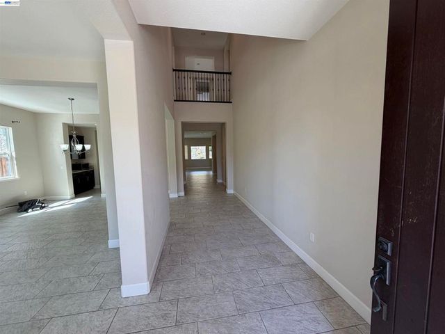 1695 N Terracina Dr, Dublin, CA 94568