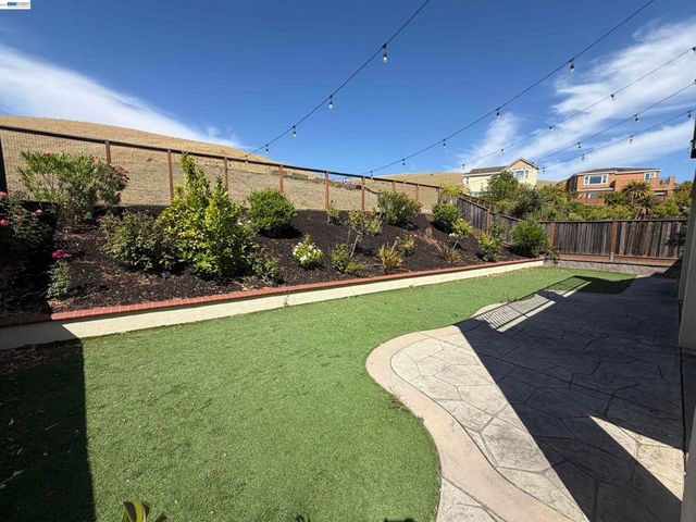 1695 N Terracina Dr, Dublin, CA 94568