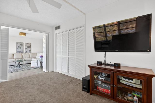 3960 Oaks Clubhouse Drive 512, Pompano Beach, FL 33069