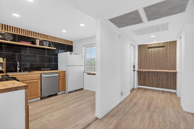 3960 Oaks Clubhouse Drive 512, Pompano Beach, FL 33069