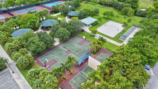 3960 Oaks Clubhouse Drive 512, Pompano Beach, FL 33069