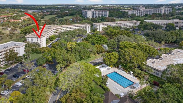 3960 Oaks Clubhouse Drive 512, Pompano Beach, FL 33069