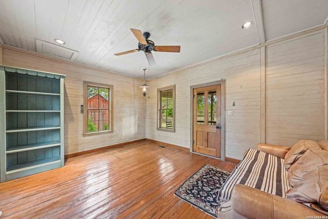 6754 North Grape Creek, Fredericksburg, TX 78624