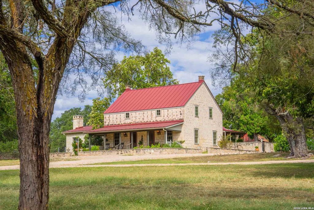 6754 North Grape Creek, Fredericksburg, TX 78624